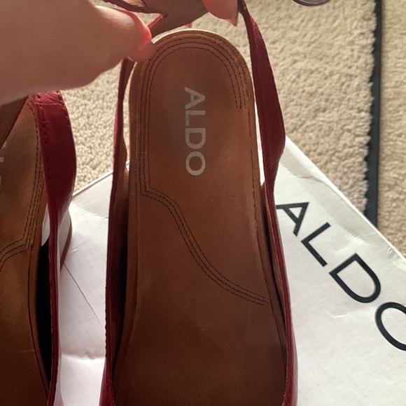 ALDO VGUC RED LEATHER Size 38 - Picture 7 of 8